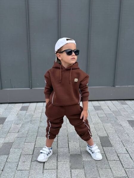 Kapişonlu Şardonlu takım