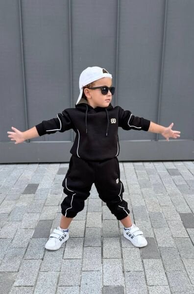 Kapişonlu Şardonlu takım