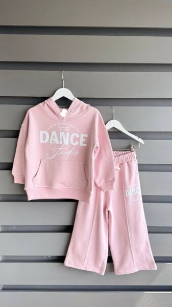 Dance model takım