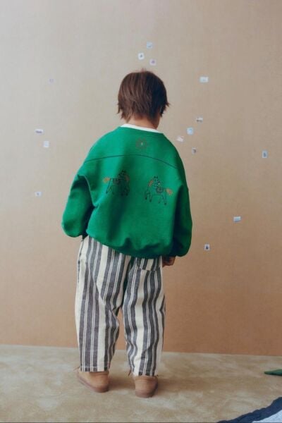 Nakış detaylı takım