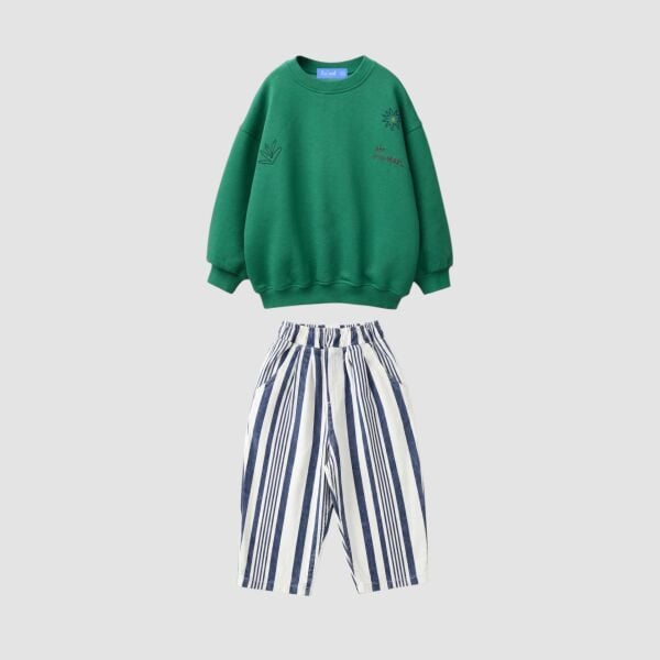 Nakış detaylı takım