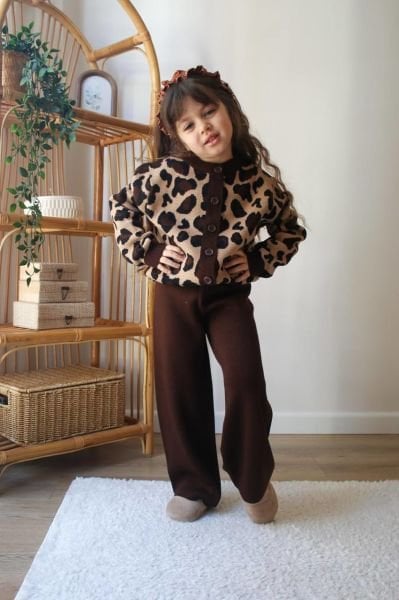 Leopar detaylı pantolonlu triko takım