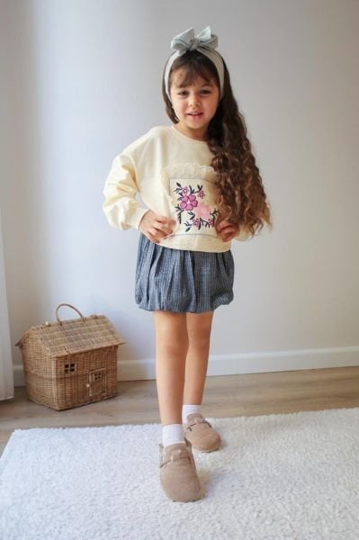 Çiçek detaylı simli etekli takım