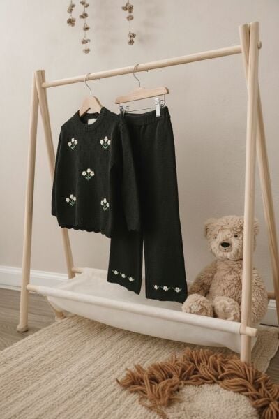 Siyah çiçekli triko takım