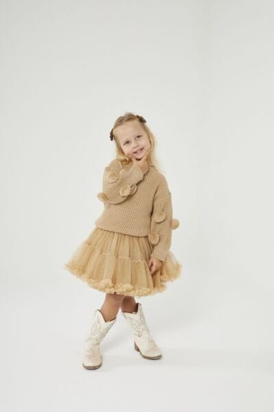 Ponponlu tütülü takım