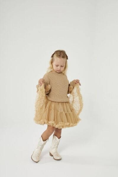 Ponponlu tütülü takım